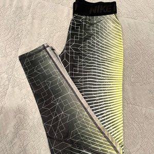 Nike Pro Dri Fit Yoga Pants XS